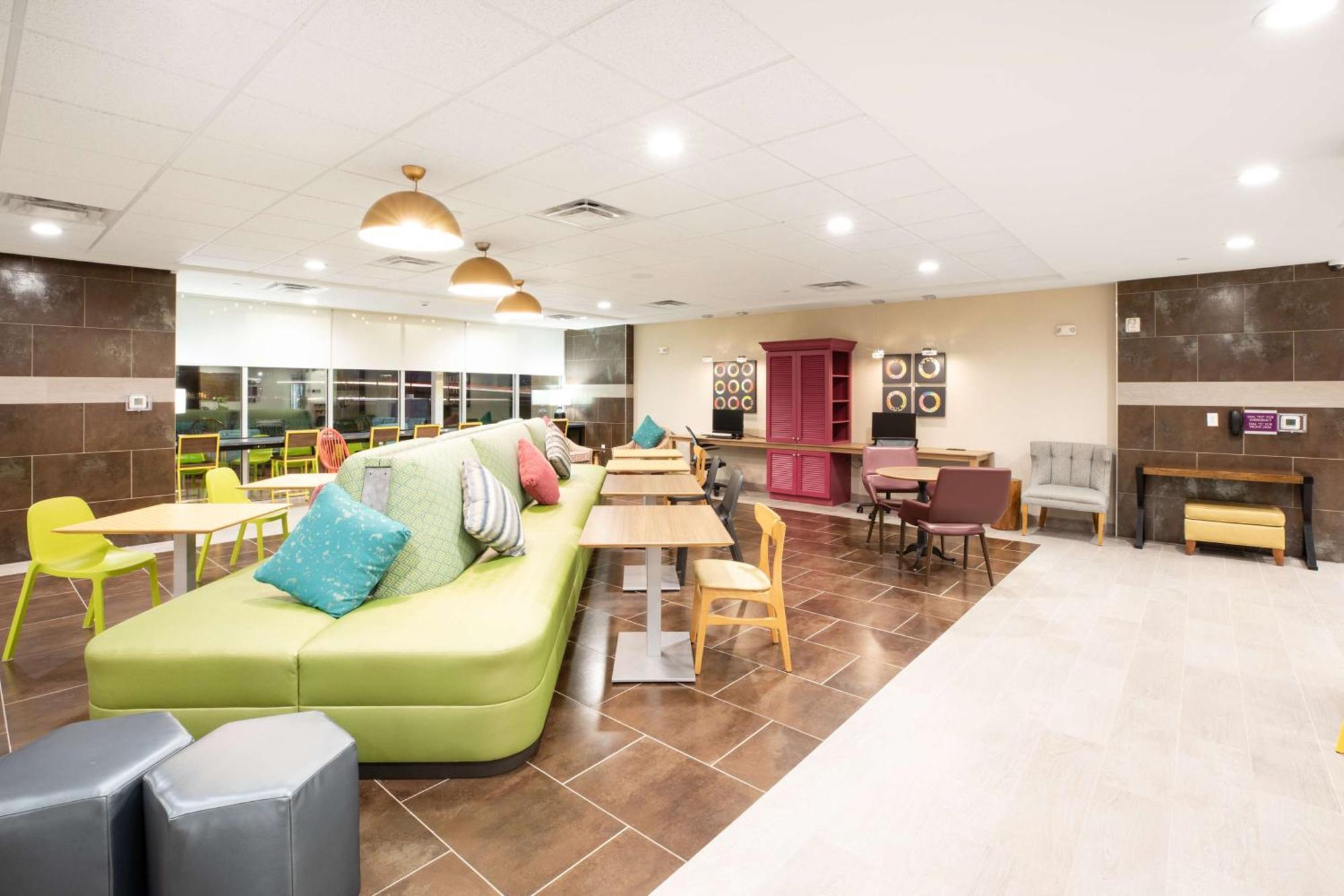 Hotel Home2 By Hilton Bush Intercontinental Airport Iah Beltway 8 3*